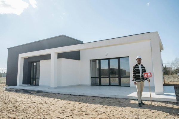 How Can You Navigate Property Insurance Challenges in the UK?